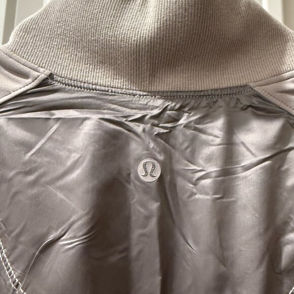 Lulu Lemon zip up jacket - Picture 3 of 6